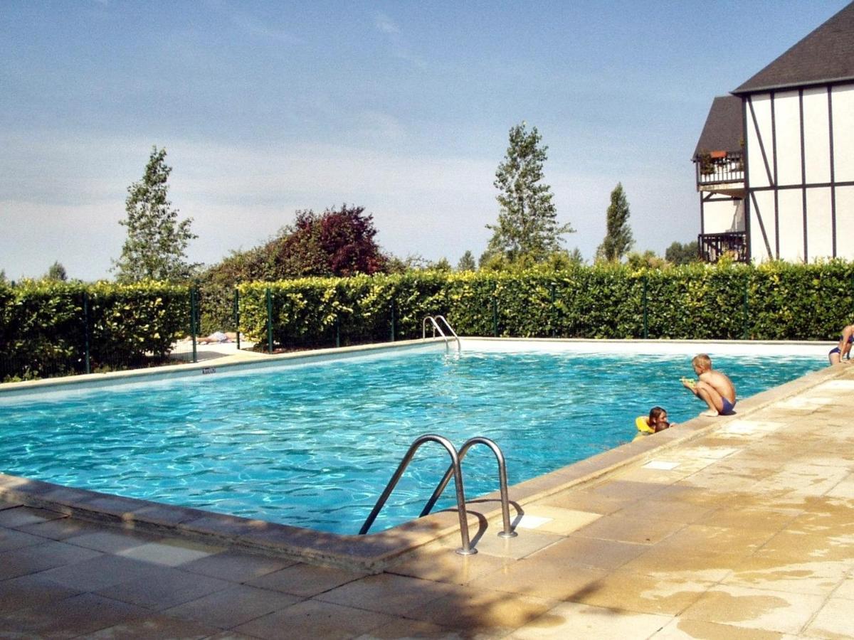 Charmant Cottage Normand Avec Jardin, Proche Hippodrome, Piscine Chauffee Et Tennis, Parking Prive - Fr-1-487-288 Cabourg Exterior foto